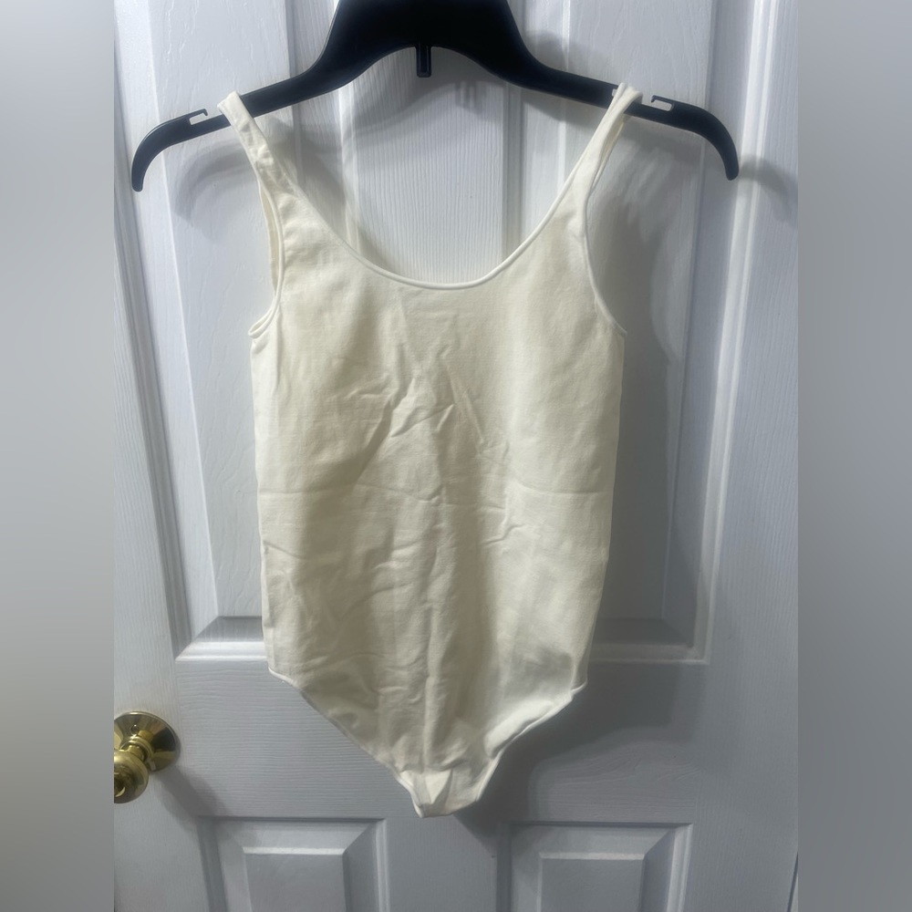 SKIMS Essential Scoop Neck Tank Bodysuit in Cream Size Large/XLarge